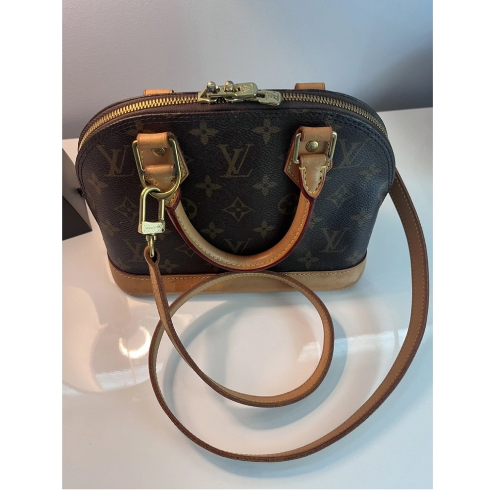 SOLD🥳🥳 - Picture 2 of 9